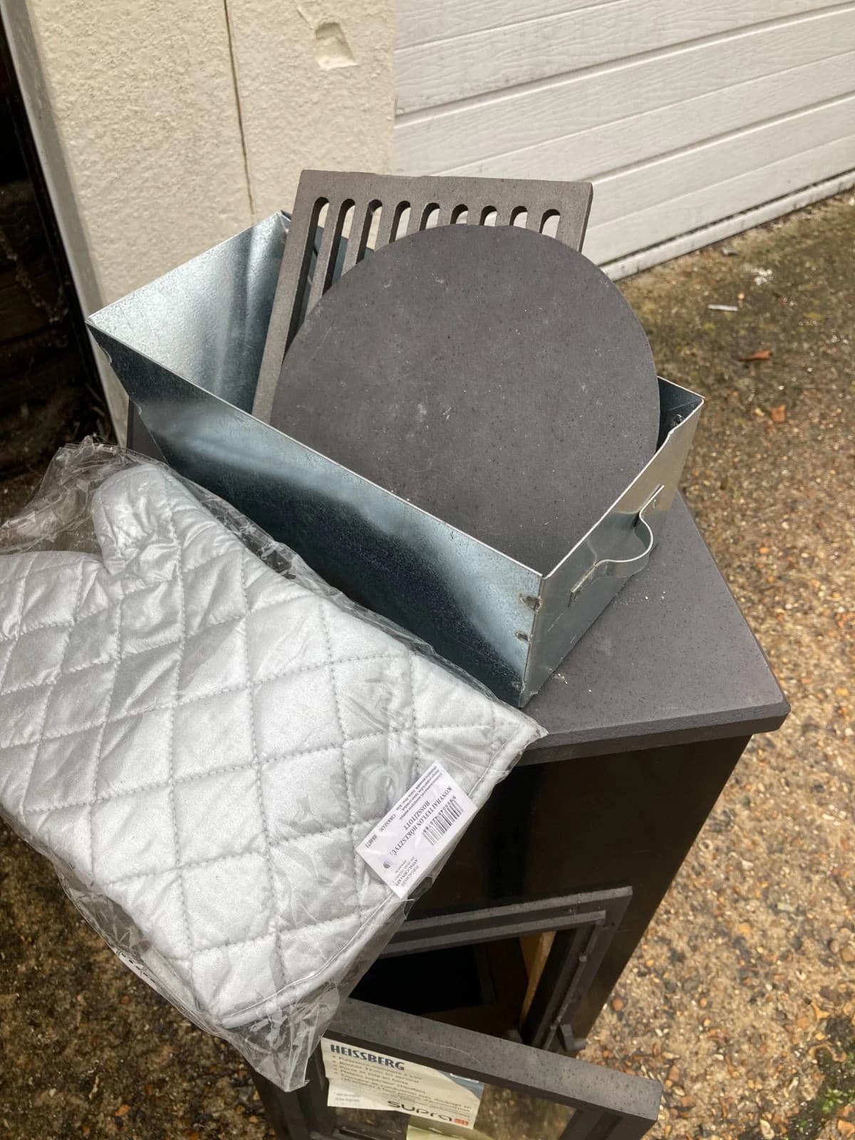 HEISSBERG SUPRA LOG BURNING STOVE 7KW  NEW AND UNUSED 3