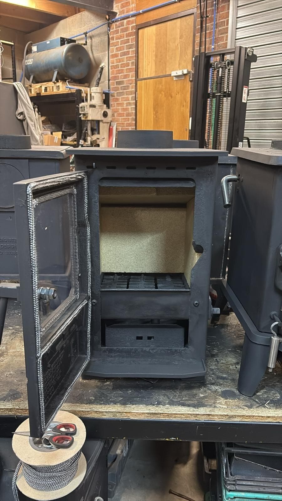 Dunsley Highlander 3 Stove 4kw, , MULTIFUEL, (log,wood+burner), DEFRA, 🚚 2