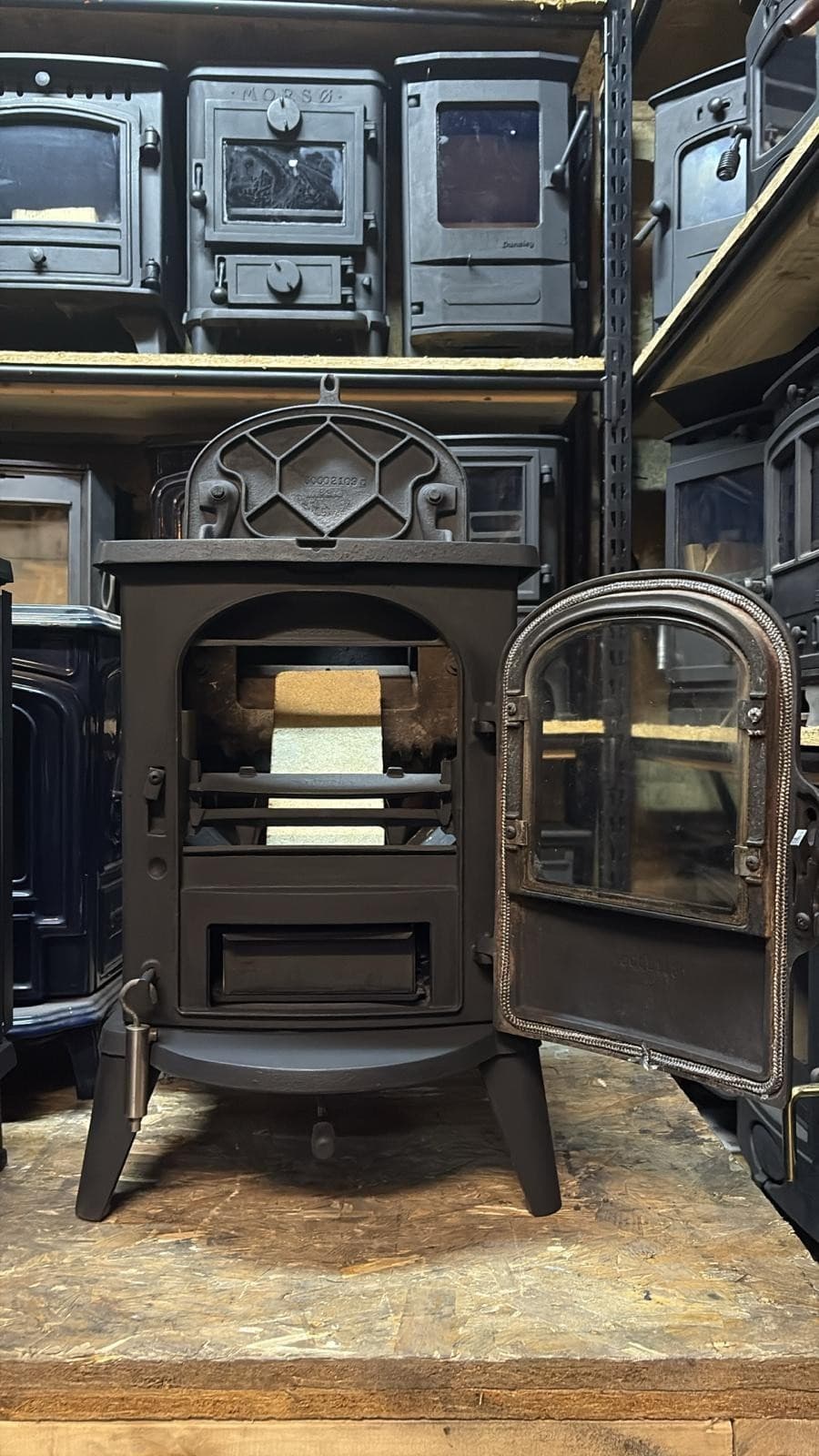 Vermont Castings - Aspen mk1 STOVE, multifuel (log,wood+burner), DEFRA, 2