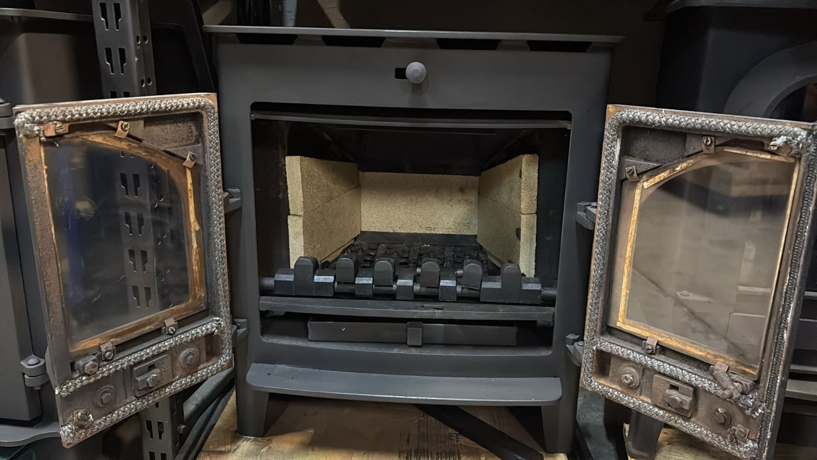 HUNTER Inset Stove 5Kw, Multifuel DELIVERY 5