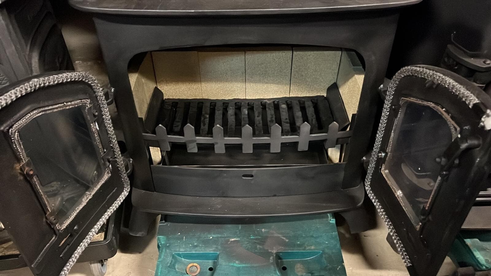 Yeoman Devon Stove 9Kw, Multifuel,  (log,wood+burner), DEFRA 🚚🚚 Delivery 4