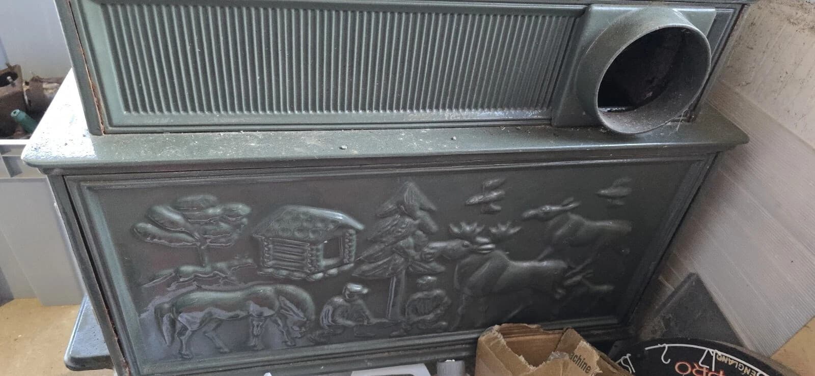 Jotul 118 Classic Cast Iron Wood Burning Stove Green Enamel 5” Flue Exit 3