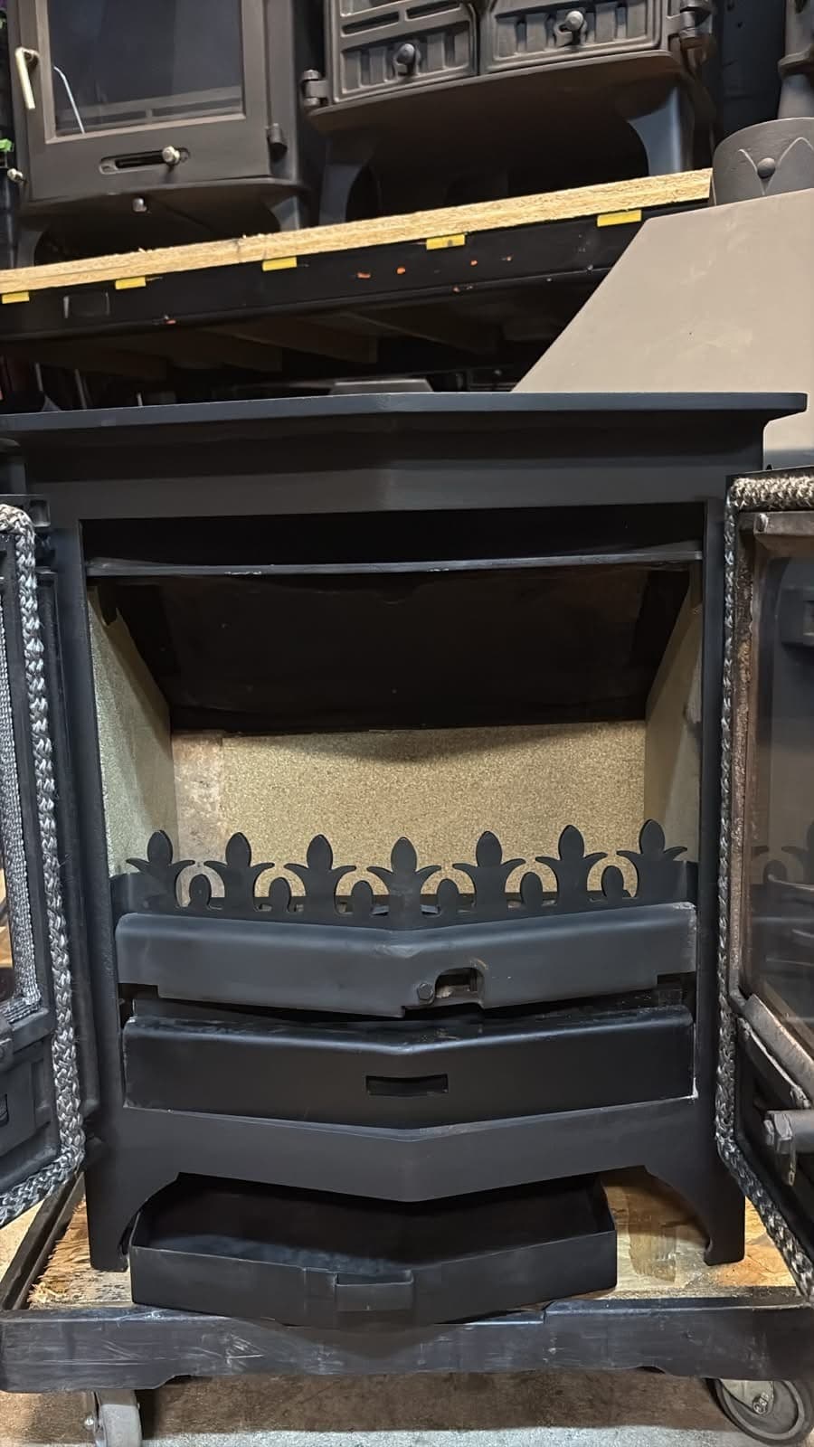 Charnwood Country 6 Stove, MULTIFUEL, COAL (log,wood+burner), DEFRA, ๐๐๐ โ view 4