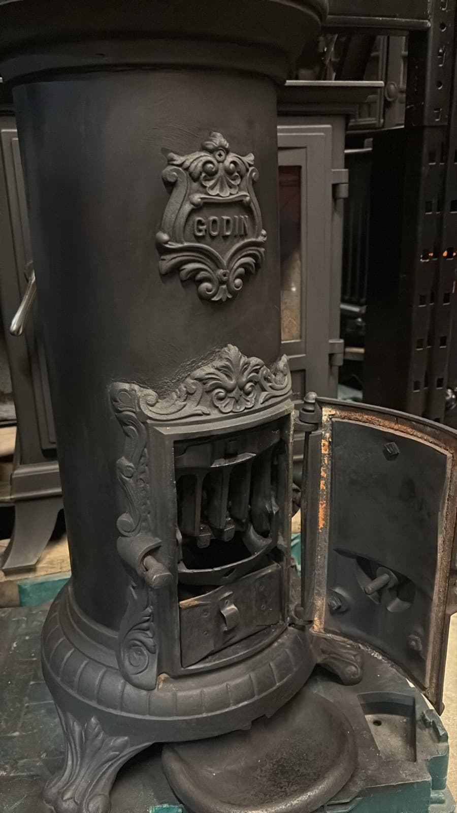Godin Vintage - mulitifuel Wood Burner Stove — view 5