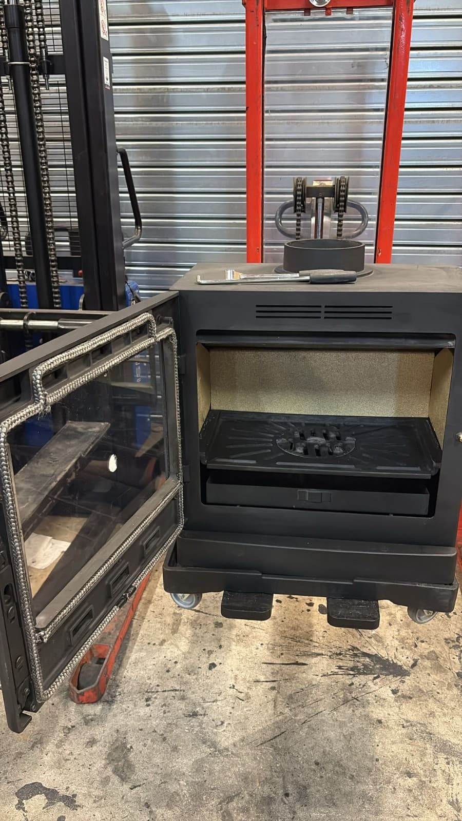 YEOMAN CL8 Stove, 8-10KW, Multifuel, (log,wood+burner), DEFRA 🚚🚚 Delivery — view 2