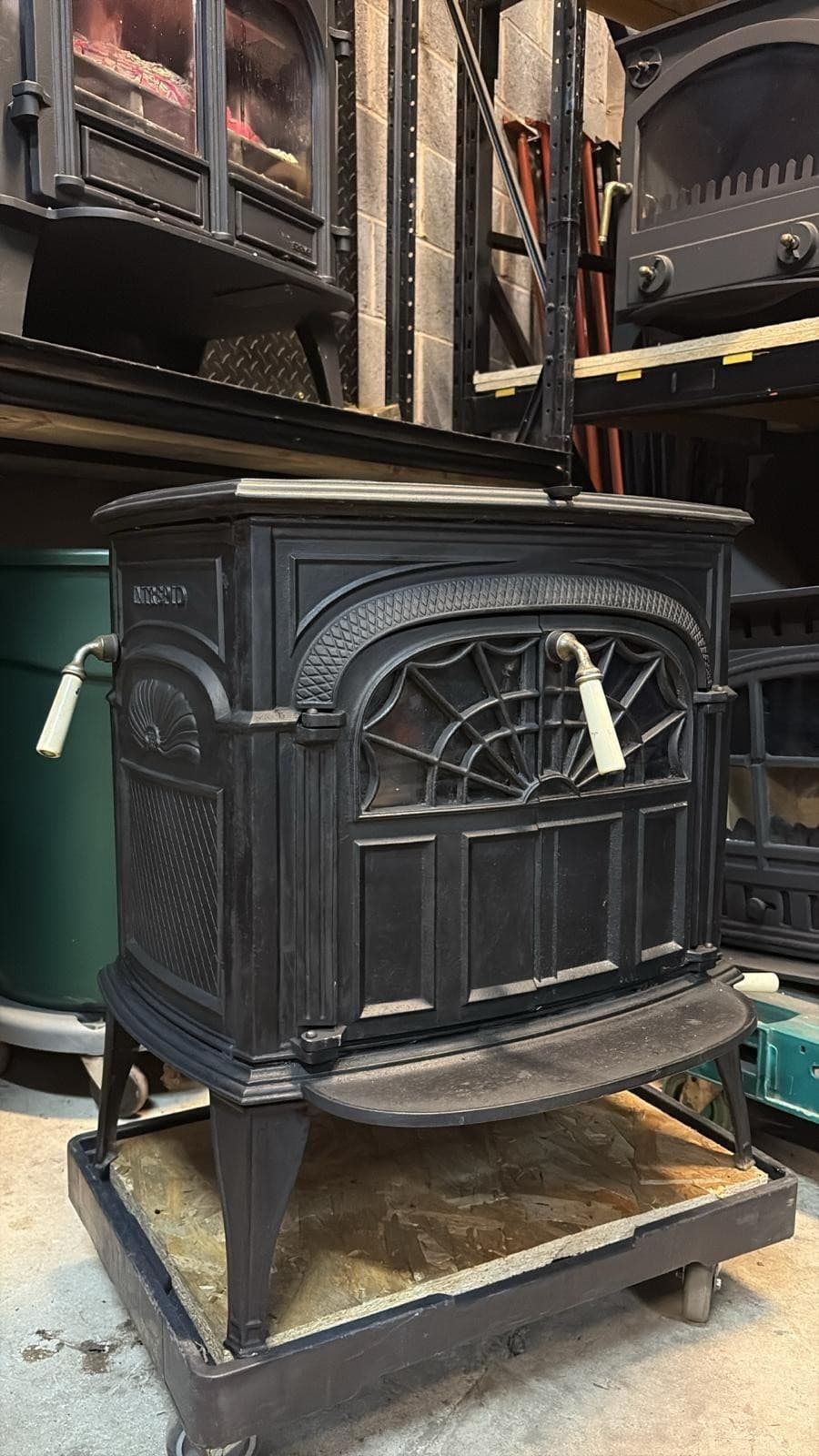 Vermont Castings intrepid Stove, MULTIFUEL, COA(log,wood+burner), DEFRA ๐ ๐๐ โ view 5