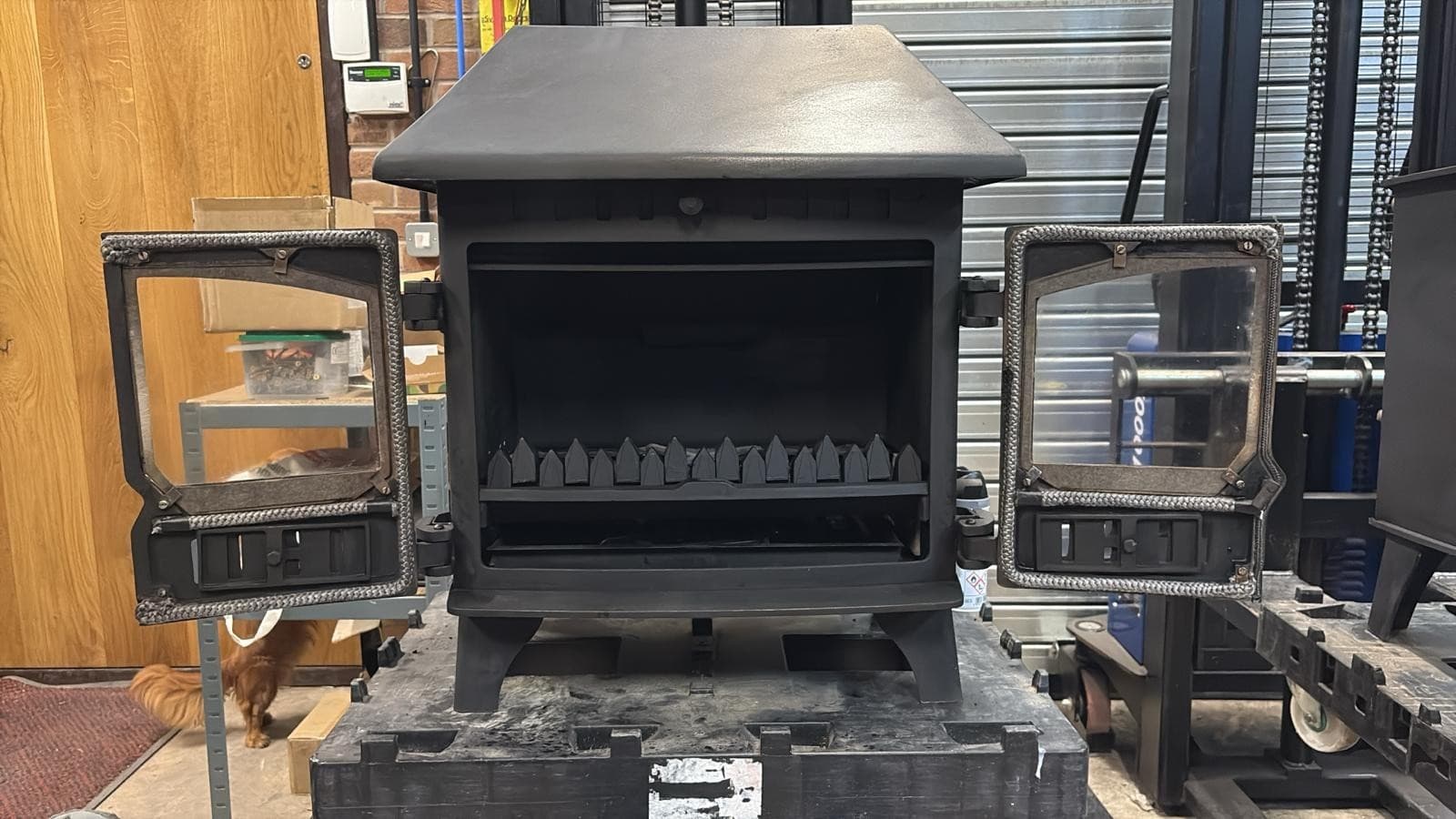 Hunter Herald 8 Stove Mk2 8kw, BOILER, MULTIFUEL, (log,wood+burner), DEFRA, ๐๐ 2