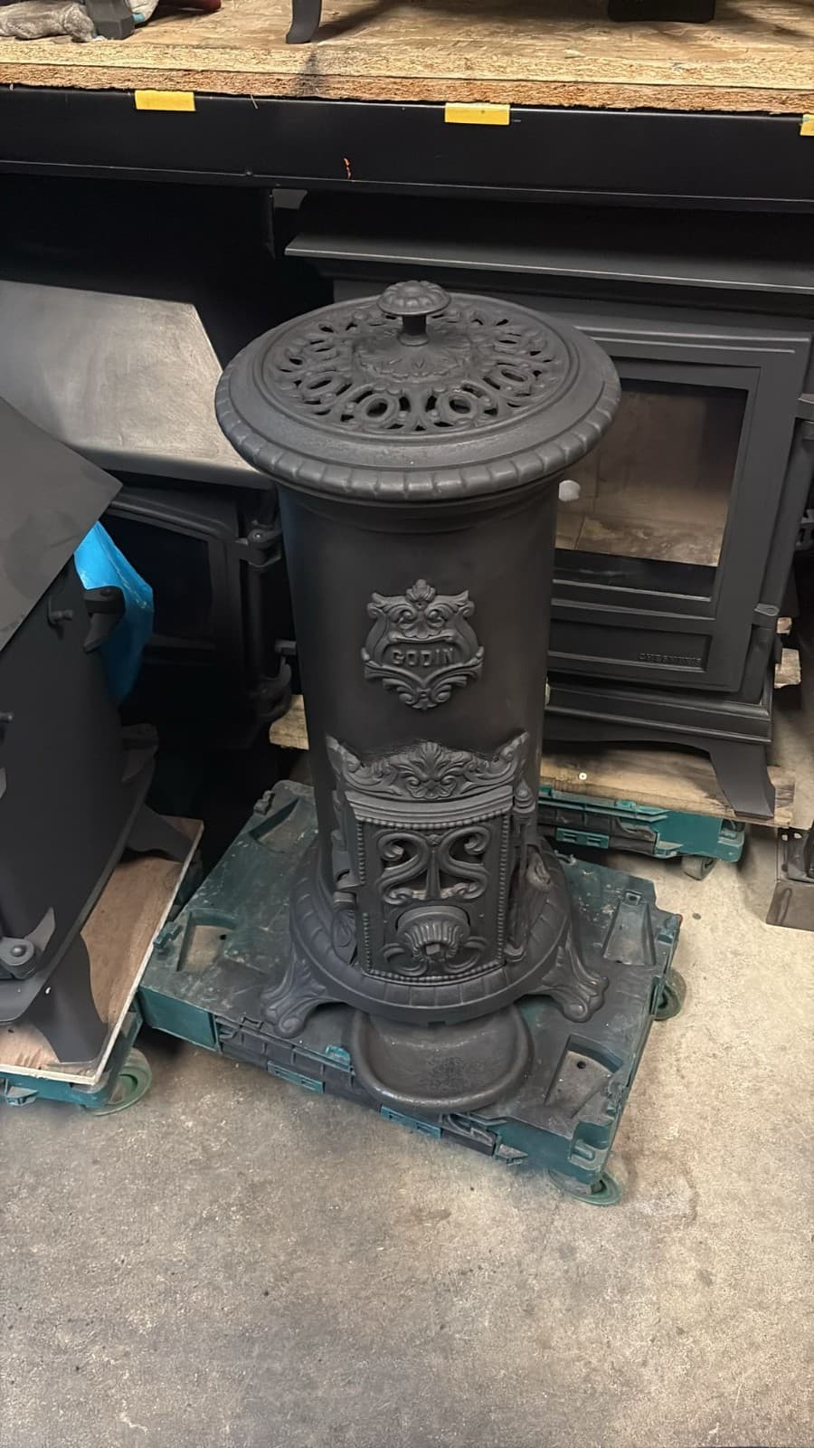 Godin Vintage - mulitifuel Wood Burner Stove — view 2