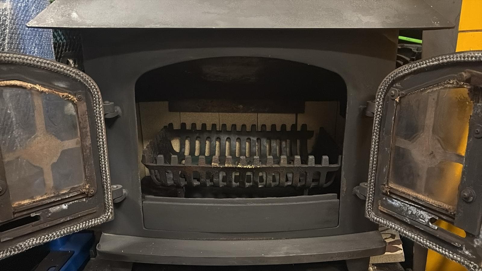 YEOMAN COUNTRY 14 Stove, 14KW, Multifuel, (log,wood+burner), 🚚🚚 Delivery — view 5