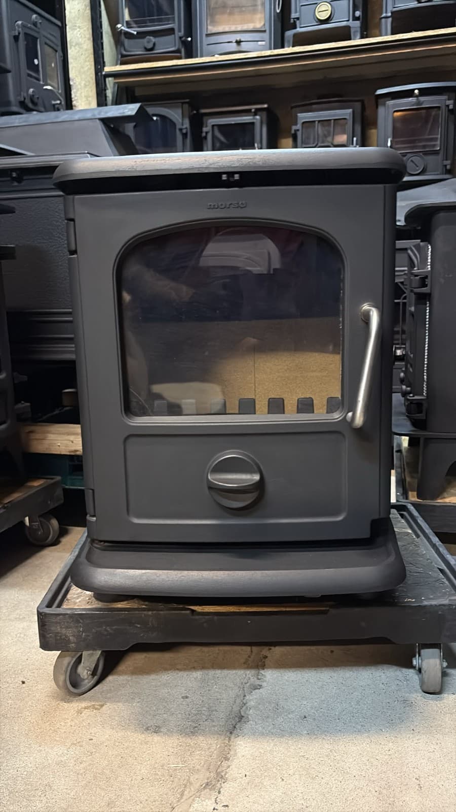 Morso Badger 3112 5KW Multi-Fuel Cast Iron Stove — view 2