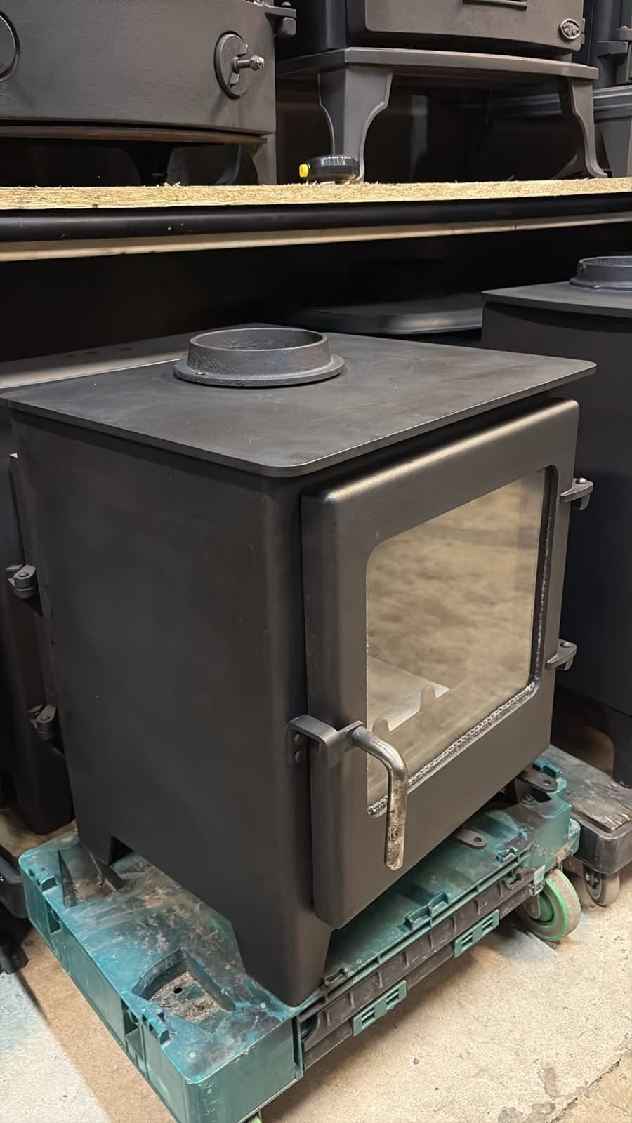 Town & Country SALTBURN Stove 8Kw , MULTIFUEL, (log,wood+burner),🚚EX DISPLAY — view 2