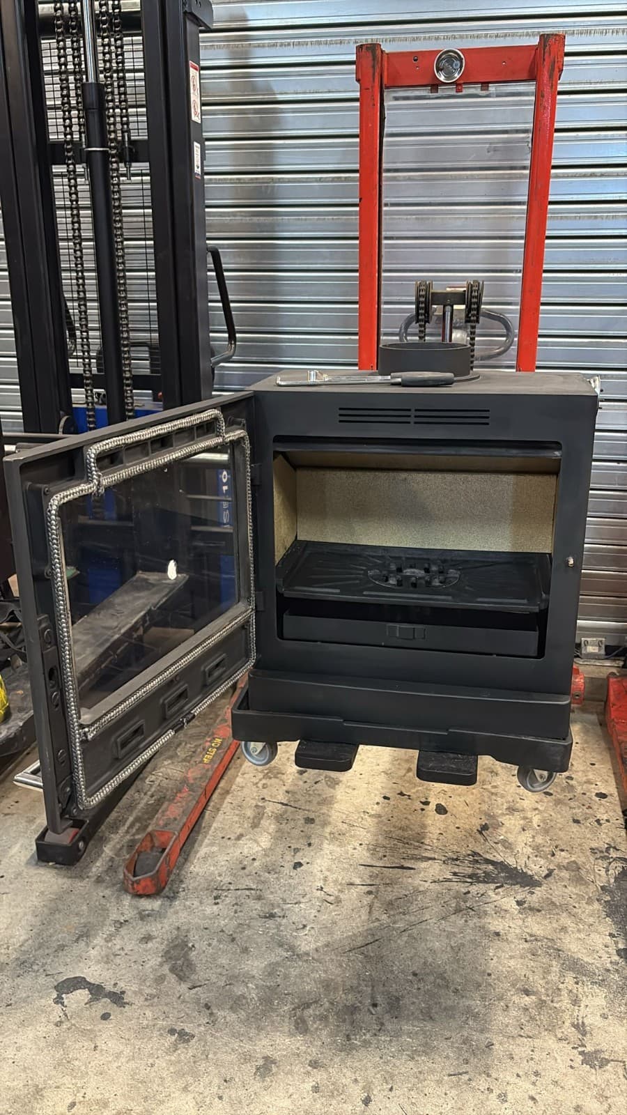 YEOMAN CL8 Stove, 8-10KW, Multifuel, (log,wood+burner), DEFRA 🚚🚚 Delivery — view 3