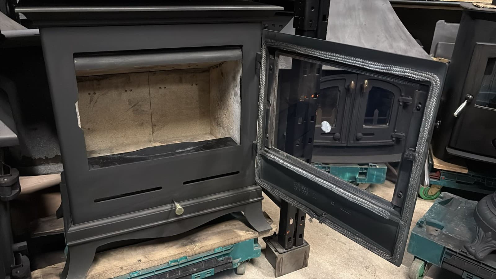 Chesney Series 8KW Beumant Wood Burning Stove- Wood Burner - Logburner — view 5