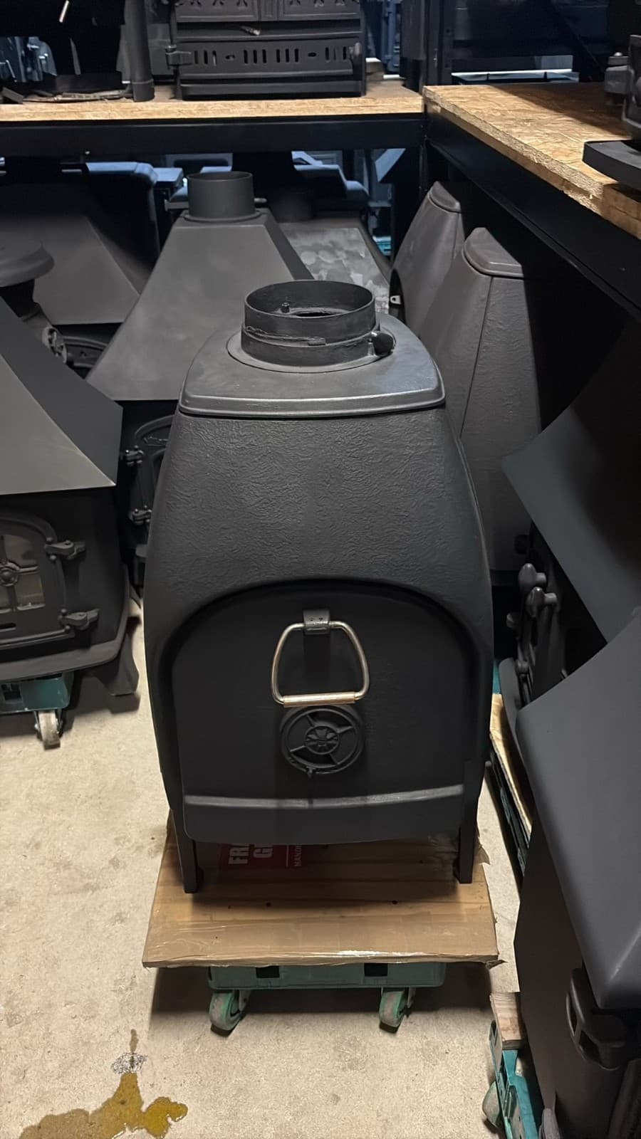 Jotul 4 Classic Vintage Cast Iron Wood Burning Stove 7” Rear Flue Exit 3