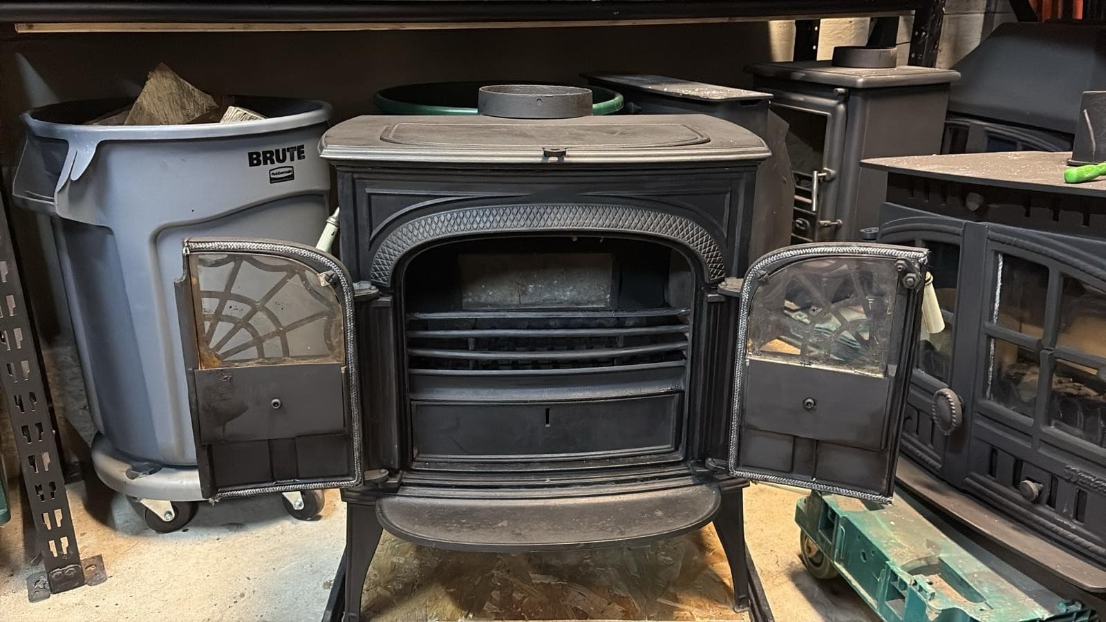 Vermont Castings intrepid Stove, MULTIFUEL, COA(log,wood+burner), DEFRA ๐ ๐๐ โ view 2